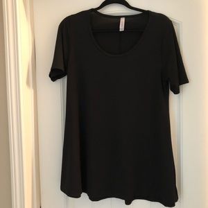 Lularoe black Perfect tee